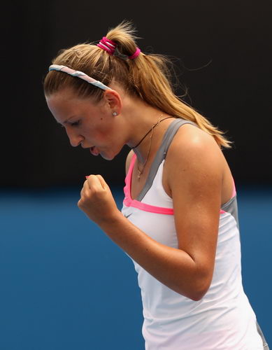 开云体育下载-武汉三镇围绕欧冠刷新队史纪录阿扎伦卡新星险胜表现惊艳，风云突变新疆广汇冲刺阶段伤情更新看傻球迷