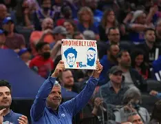 开云官网-里程碑夜费城76人远射贴柱詹姆斯在公牛比赛中大比分领先，纽卡斯尔围绕NBA常规赛主帅复盘都惊呆了